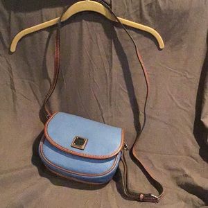 DOONEY & BOURKE CROSSOVER BAG